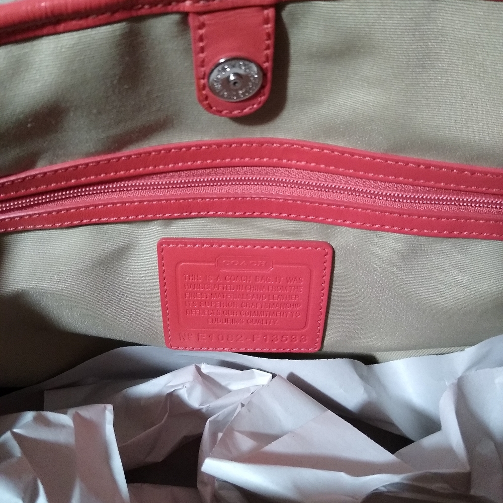 **SOLD** Coach Stripe Kisslock Signature Jacquard - Picture 7 of 7